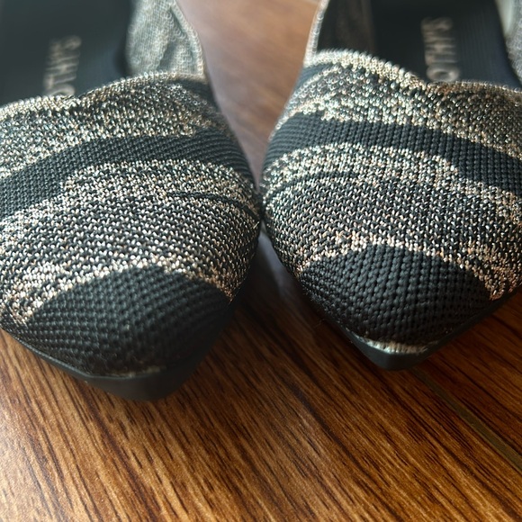 Rothy’s The Point Golden Shimmer (Black x Rose Gold) size 6.5 EUC - Picture 6 of 9